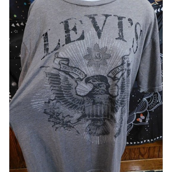 Levi's Eagle Logo Tee - Picture 1 of 3